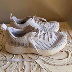 NOBULL Journey running shoes white mens 8.5/ women’s 10